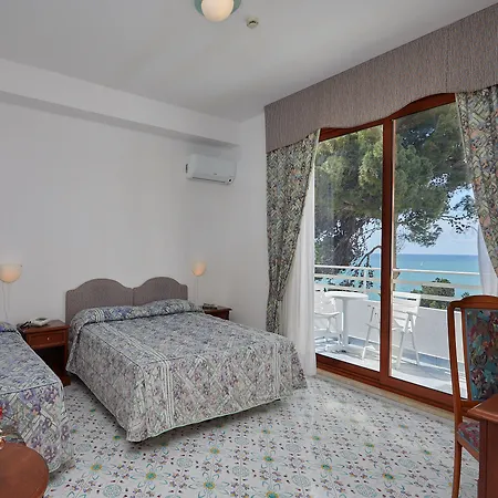 Aparthotel Club La Castellana 4*