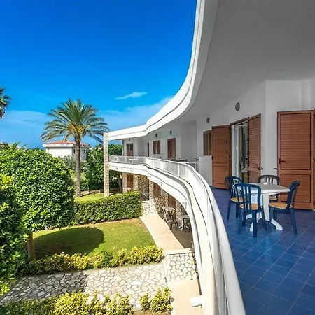 Hotel apartamentowy Club La Castellana 3*