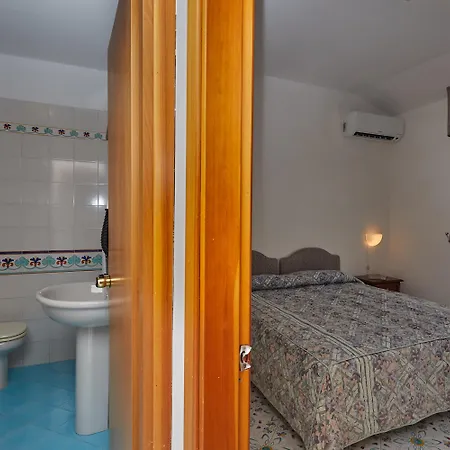 Club La Castellana アパートホテル