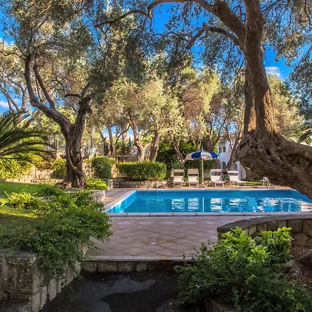 Club La Castellana 3*