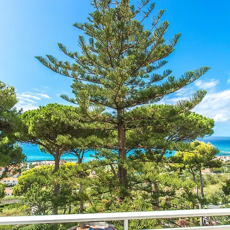 Club La Castellana アパートホテル 3*