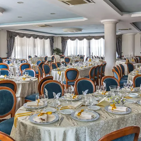 Club La Castellana アパートホテル