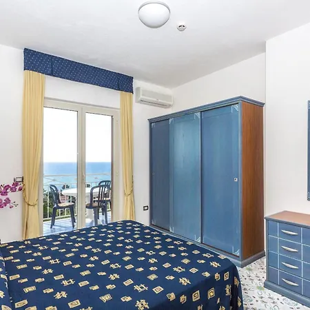 Hotel apartamentowy Club La Castellana