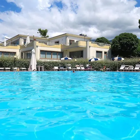 アパートホテル Club La Castellana ベルヴェデーレ・マリッティモ