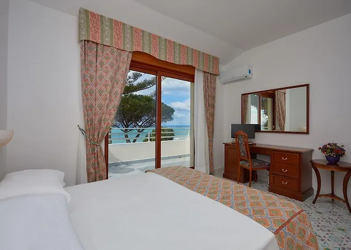 Club La Castellana 3* بلفيديري ماريتّيمو