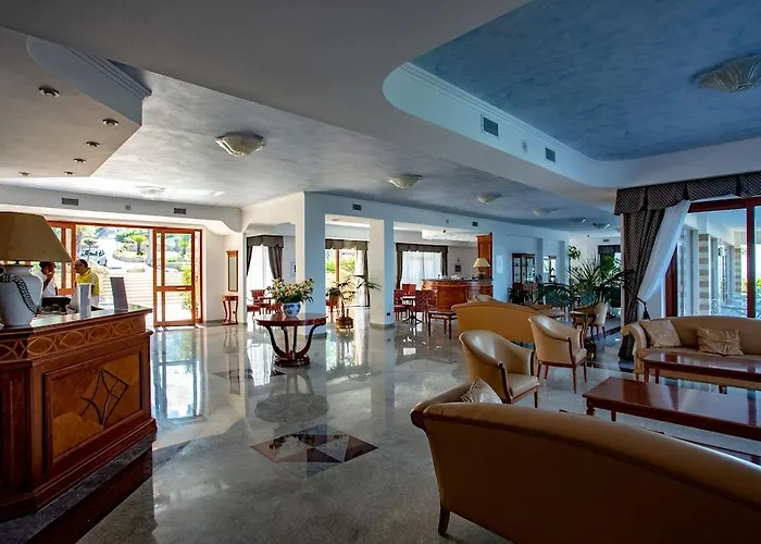 Club La Castellana 3* بلفيديري ماريتّيمو