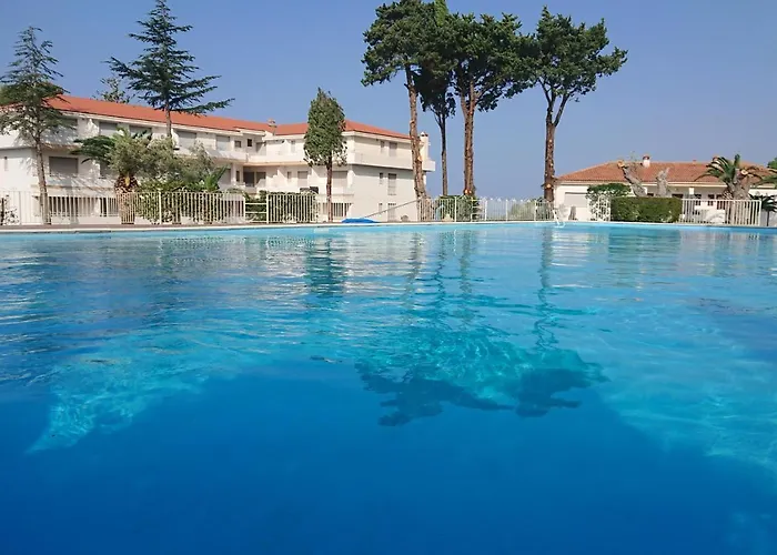 Club La Castellana 3* بلفيديري ماريتّيمو